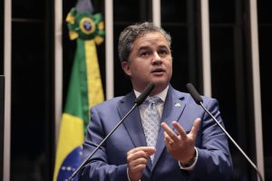 Líder do União Brasil, Efraim Filho defende prorrogação da desoneração da folha até 2027