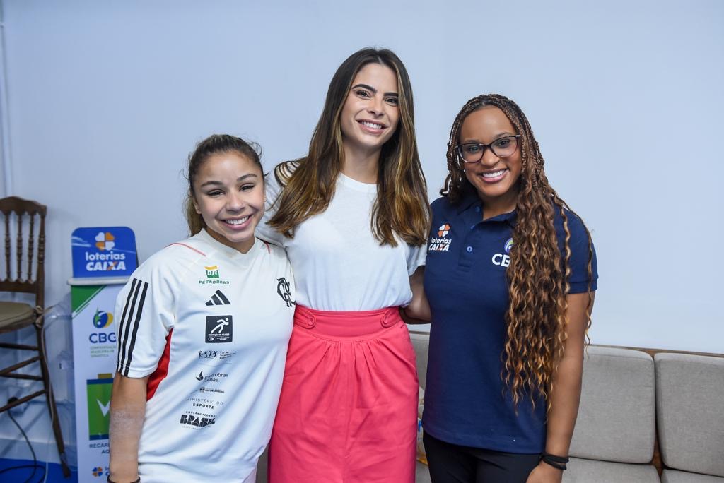 Deputada Yandra Moura (centro), ao lado das ginastas Flavia Saraiva (esquerda) e Rebeca Andrade. Foto: Assessoria Yandra Moura